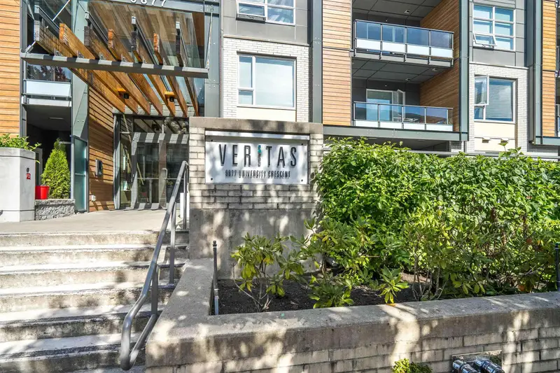 403 9877 UNIVERSITY CRESCENT - photo 2 of 25