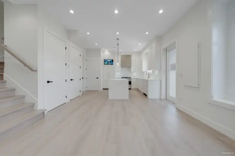 2 445 E 57TH AVENUE - photo 3 of 20