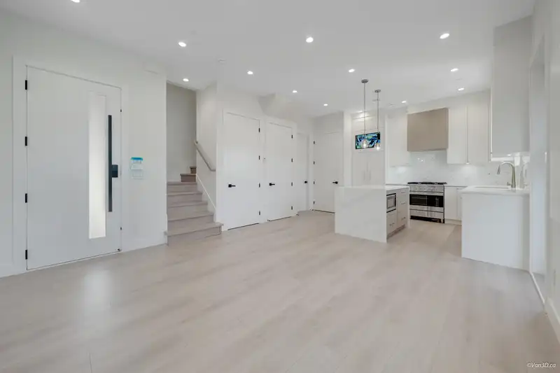 2 445 E 57TH AVENUE - photo 4 of 20