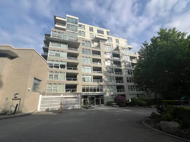 210 9232 UNIVERSITY CRESCENT - photo 2 of 17