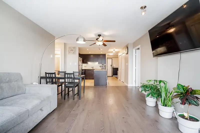 1504 555 DELESTRE AVENUE - photo 4 of 33