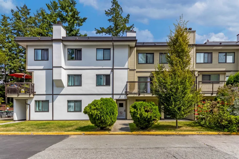 205 7162 133A STREET - photo 2 of 25