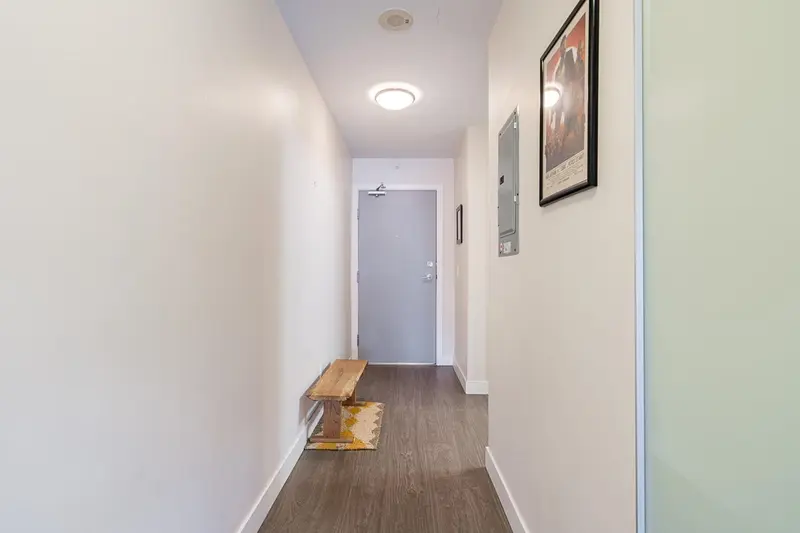 1104 668 COLUMBIA STREET - photo 4 of 25