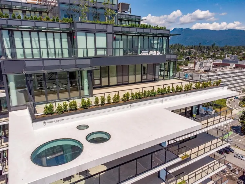 1602 135 E 13TH STREET - photo 2 of 25