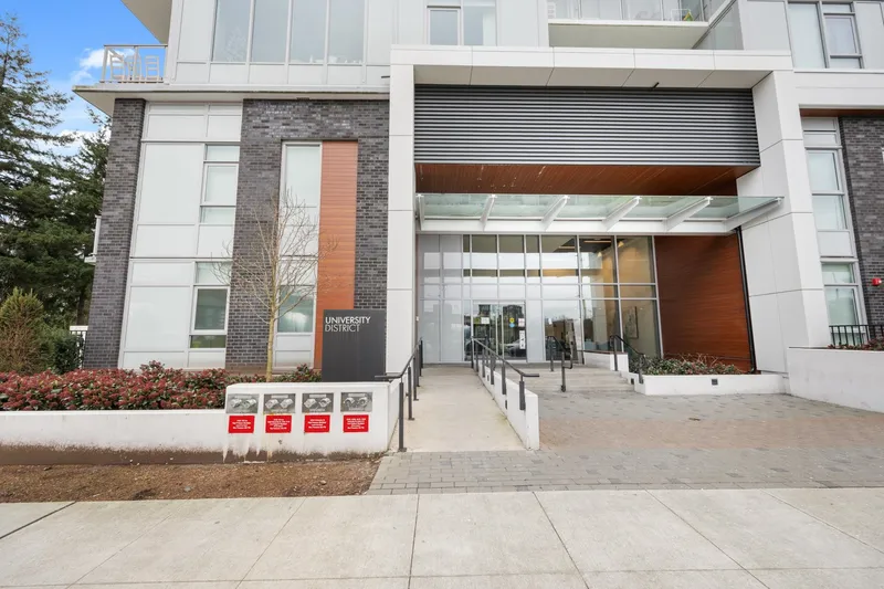 1510 13428 105 AVENUE - photo 2 of 25