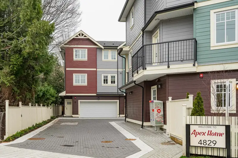 3 4829 48 AVENUE - photo 2 of 25