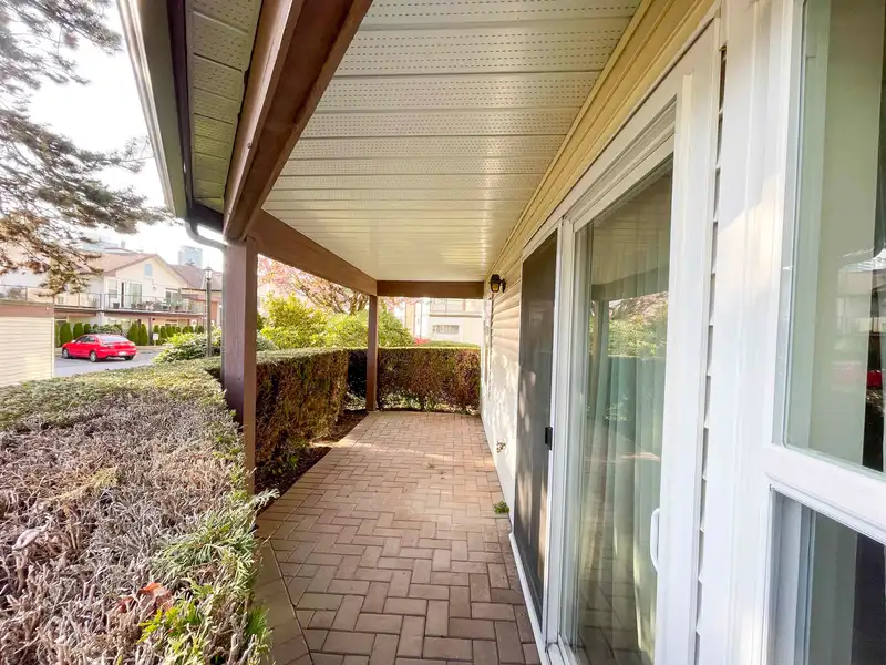 101 13894 102 AVENUE - photo 2 of 20