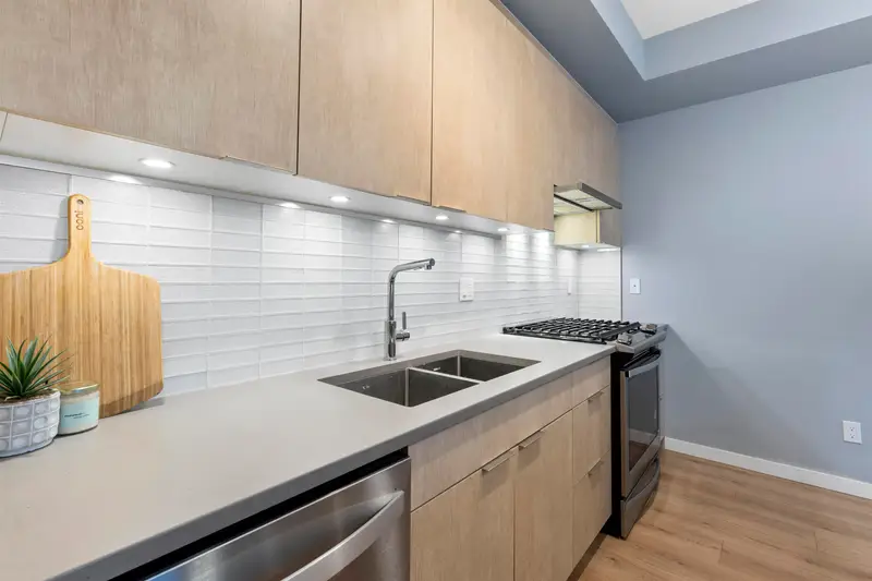 201 38165 CLEVELAND AVENUE - photo 4 of 23