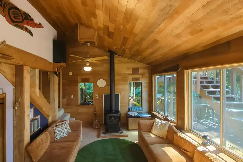 26 BRIGHTON BEACH - photo 2 of 40