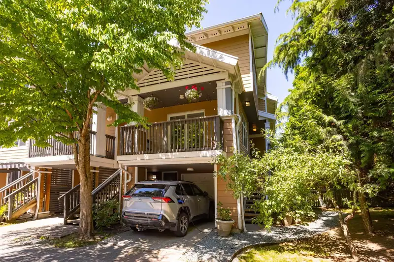 59 15233 34 AVENUE - photo 1 of 40
