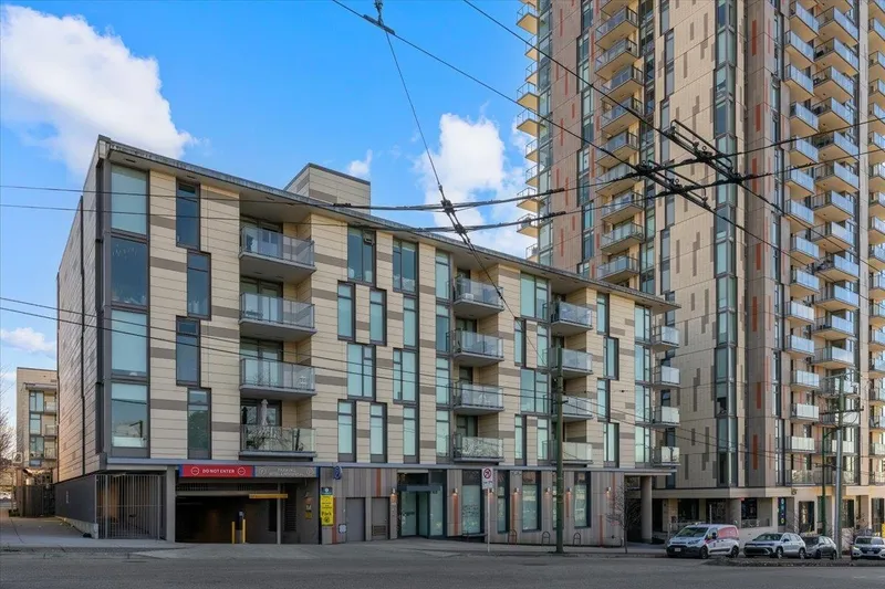 410 8138 FRASER STREET - photo 2 of 25