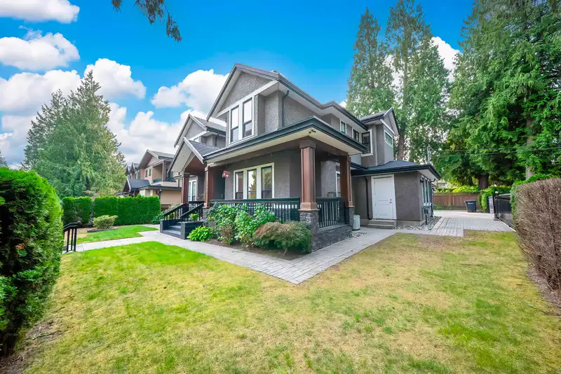 7418 STANLEY STREET - photo 3 of 36