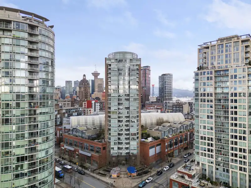 1501 63 KEEFER PLACE - photo 1 of 34