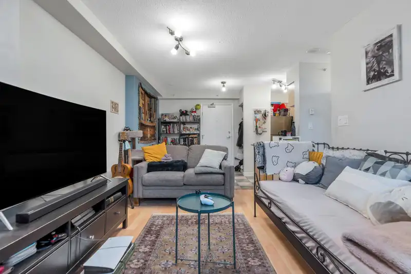 1501 63 KEEFER PLACE - photo 2 of 34