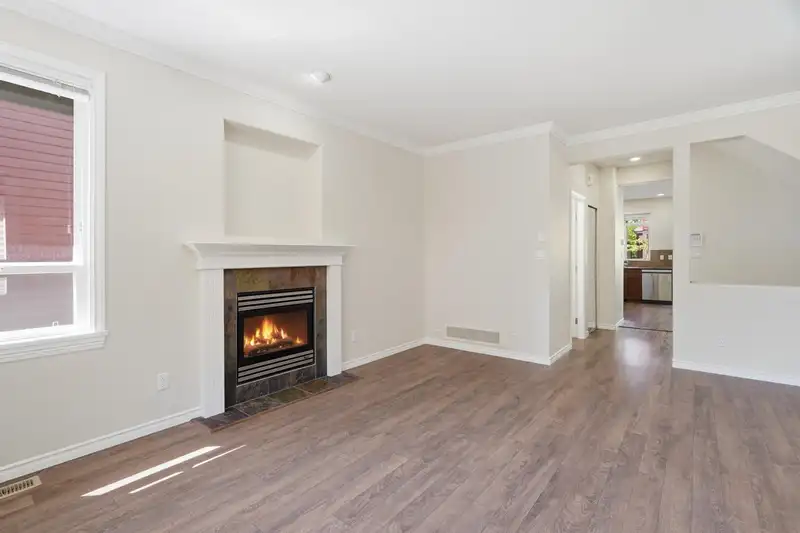 8 2281 ARGUE STREET - photo 4 of 27