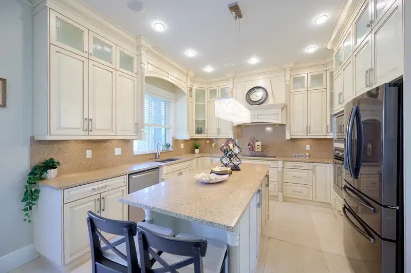 9511 KIRKMOND CRESCENT - photo 4 of 22