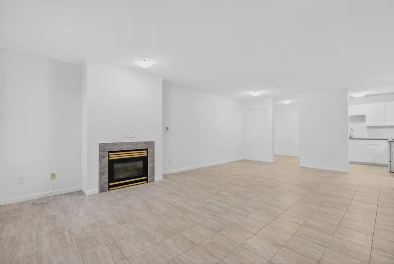 403 22351 ST ANNE AVENUE - photo 2 of 25