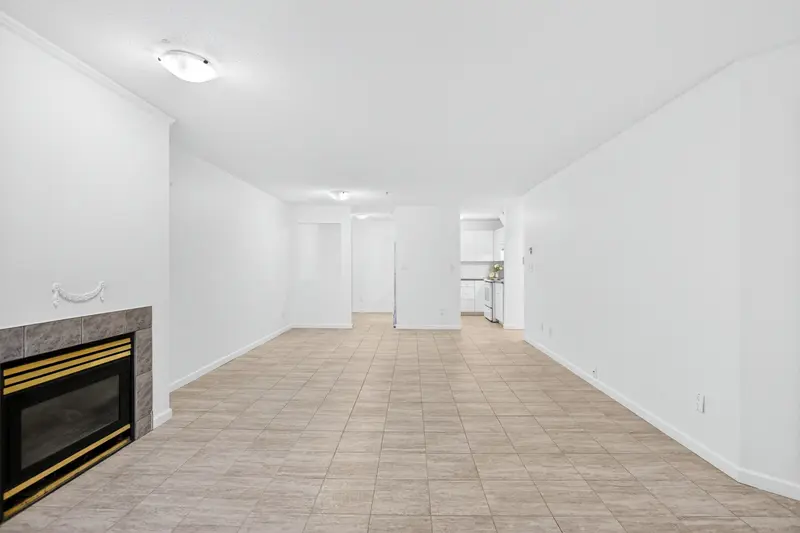 403 22351 ST ANNE AVENUE - photo 4 of 25