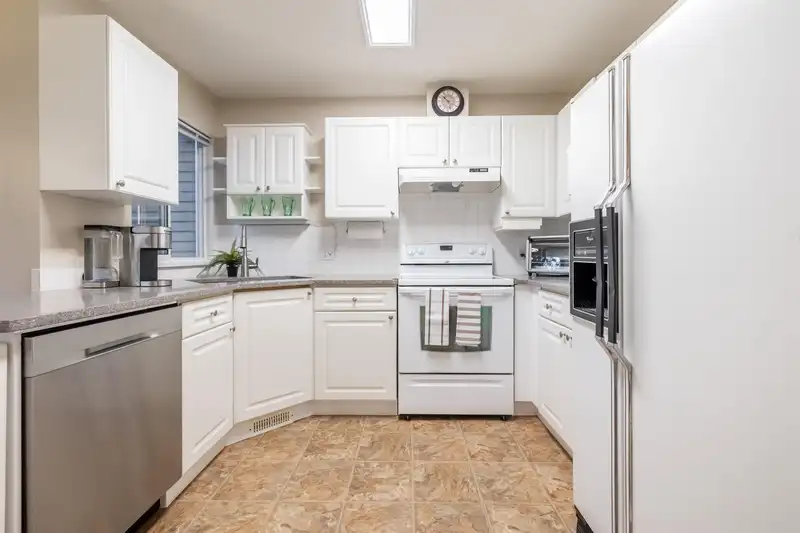 514 13900 HYLAND ROAD - photo 4 of 37