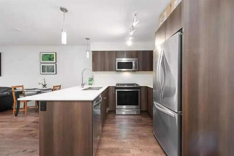 133 7088 14TH AVENUE - photo 2 of 26