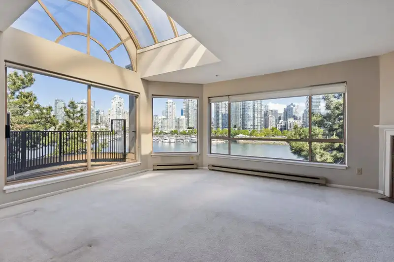 PH2 1859 SPYGLASS PLACE - photo 1 of 36
