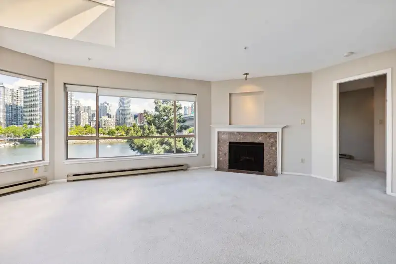 PH2 1859 SPYGLASS PLACE - photo 4 of 36