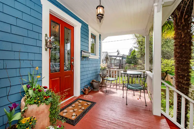 1560 MACGOWAN AVENUE - photo 2 of 40