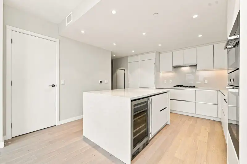 601 485 W 42ND AVENUE - photo 3 of 18
