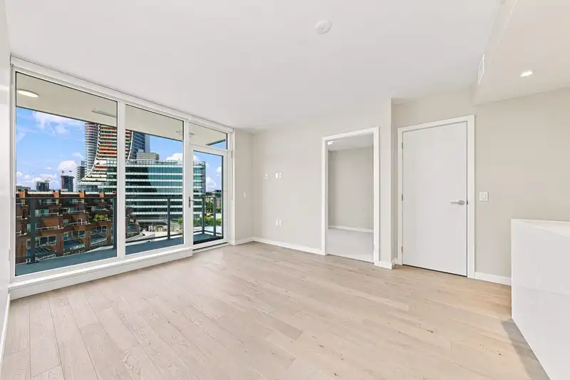 601 485 W 42ND AVENUE - photo 4 of 18