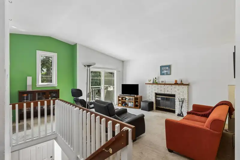 1678 DEMPSEY ROAD - photo 4 of 40
