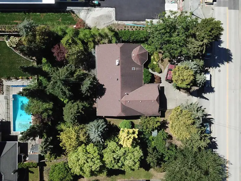 15010 76 AVENUE - photo 4 of 18