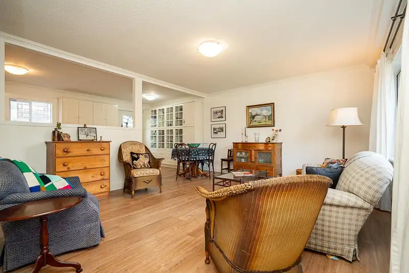 10098 PARK DRIVE - photo 4 of 35