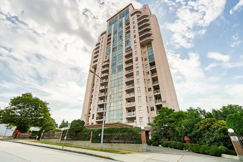 205 612 FIFTH AVENUE - photo 1 of 21