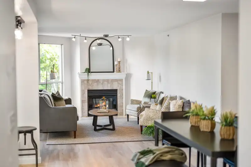 401 1185 QUAYSIDE DRIVE - photo 3 of 38