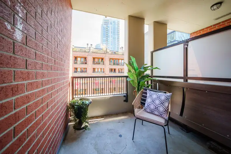 305 531 BEATTY STREET - photo 4 of 18