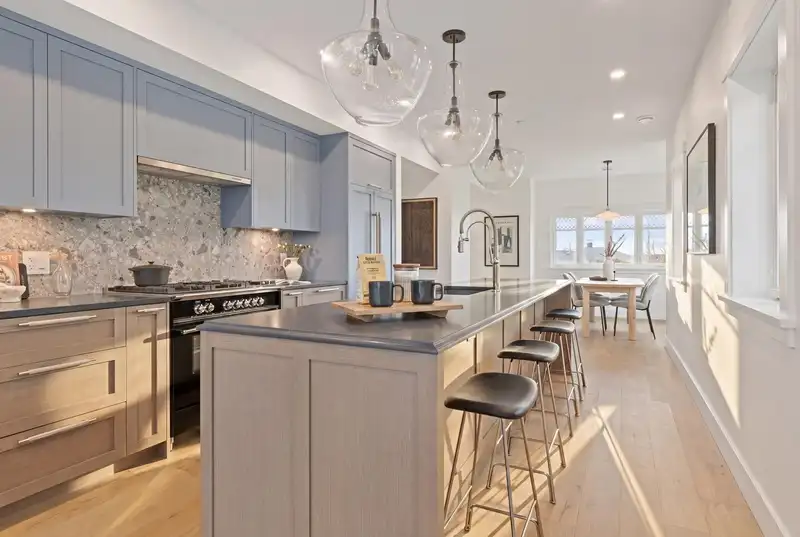 2 326 W 14TH STREET - photo 2 of 38
