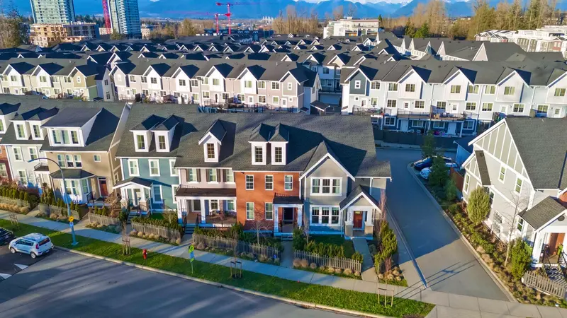 20171 83 AVENUE - photo 3 of 25