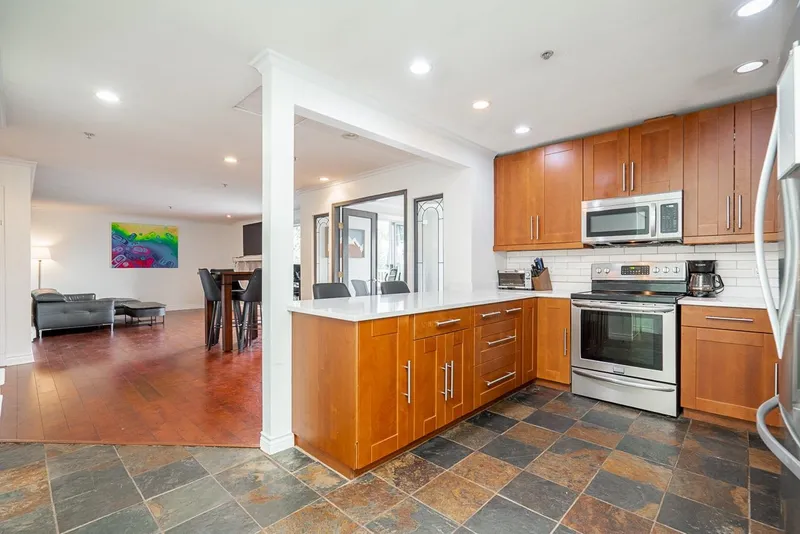 405 1000 BOWRON COURT - photo 1 of 25