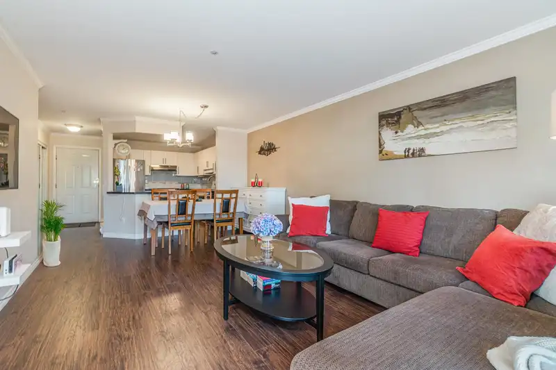 207 888 GAUTHIER AVENUE - photo 4 of 29