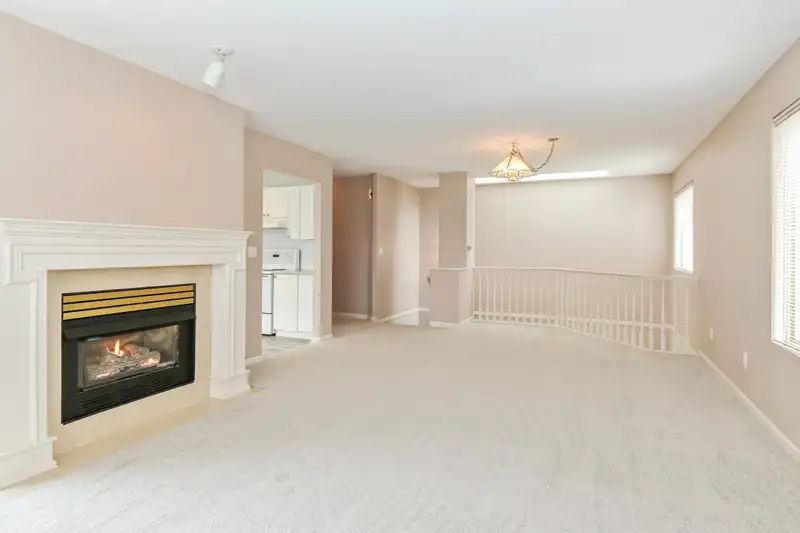 50 15840 84 AVENUE - photo 4 of 35