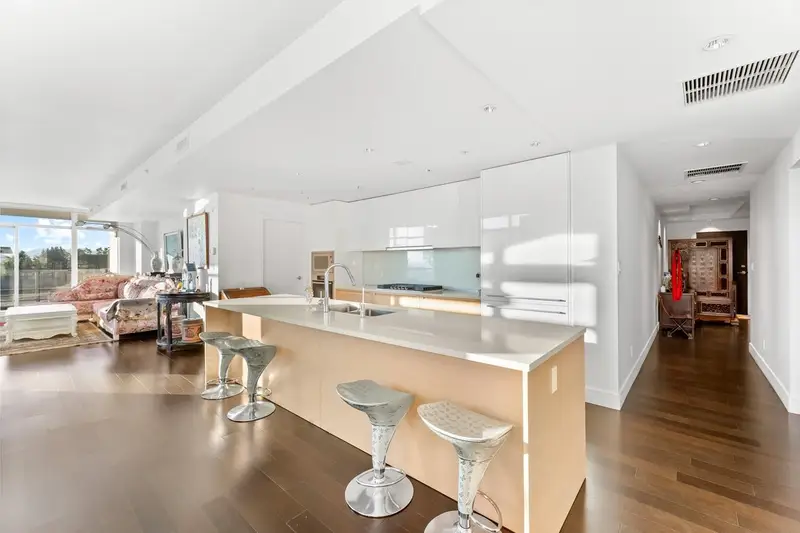 502 6080 IONA DRIVE - photo 3 of 25