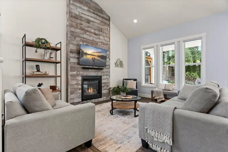 31 1885 COLUMBIA VALLEY ROAD - photo 4 of 38
