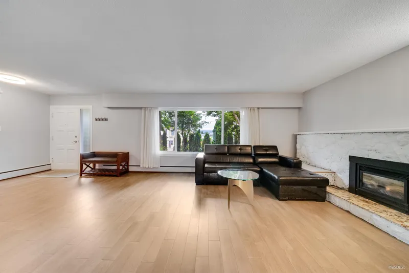 4366 GILPIN CRESCENT - photo 3 of 25