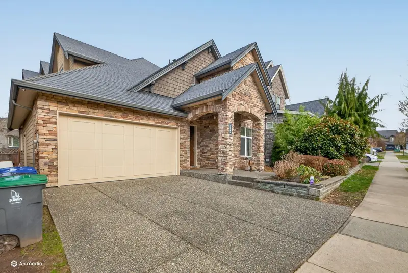 16309 25 AVENUE - photo 2 of 25