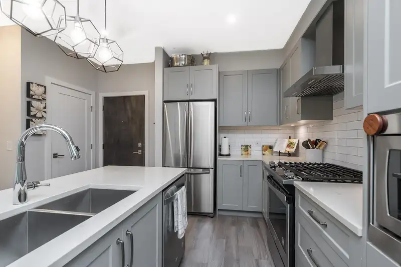 320 15436 31 AVENUE - photo 3 of 34