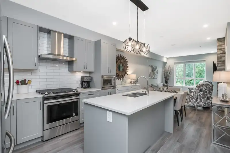 320 15436 31 AVENUE - photo 4 of 34
