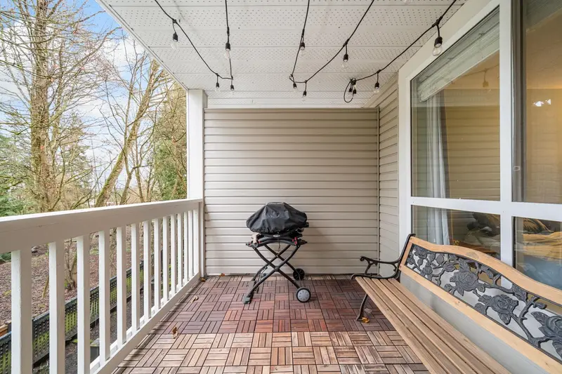 316 6833 VILLAGE GREEN - photo 3 of 25