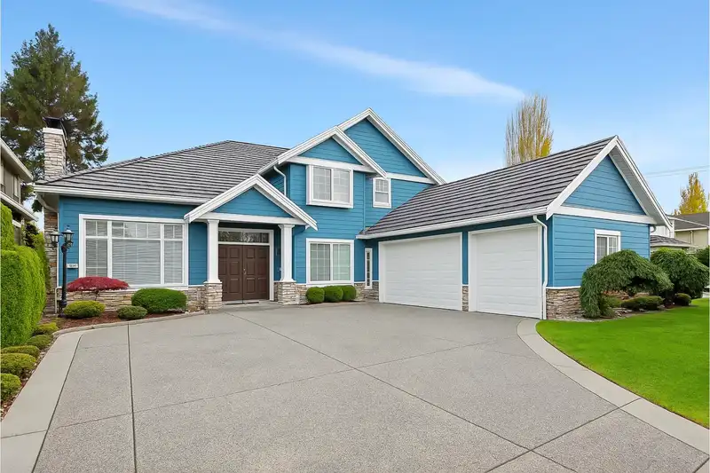 3660 RAYMOND AVENUE - photo 1 of 33
