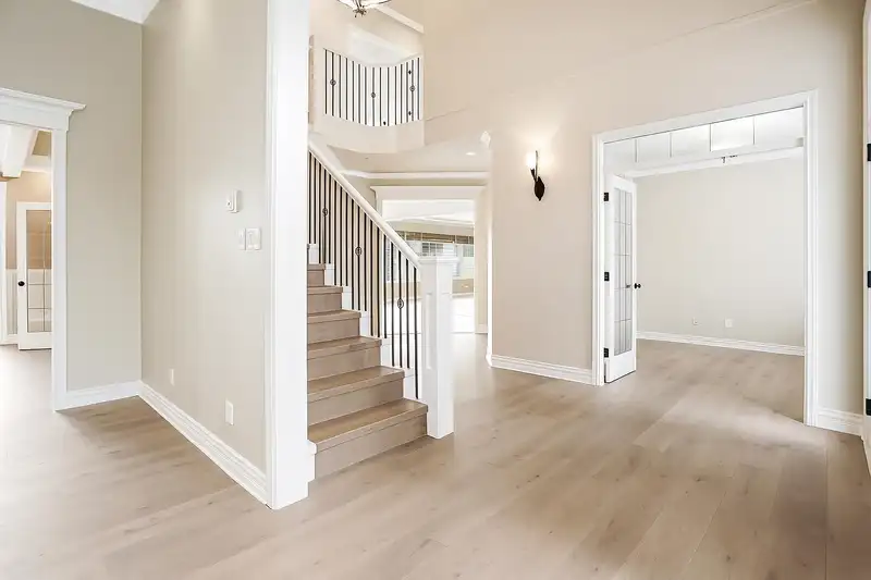 3660 RAYMOND AVENUE - photo 3 of 33