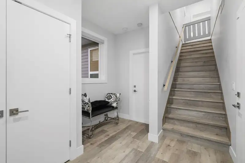 24629 105A AVENUE - photo 4 of 39